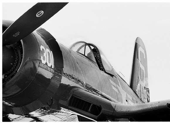 e1072.a01 F4U Corsair port nose cockpit