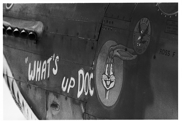 e1072.a05 P-51 What's Up Doc nose art