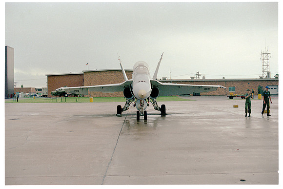 b08 FA-18B Hornet nose
