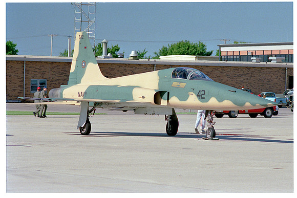f10 F-5E Tiger II port nose