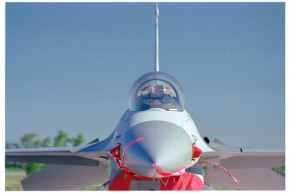 f15 F-16A Falcon nose cockpit