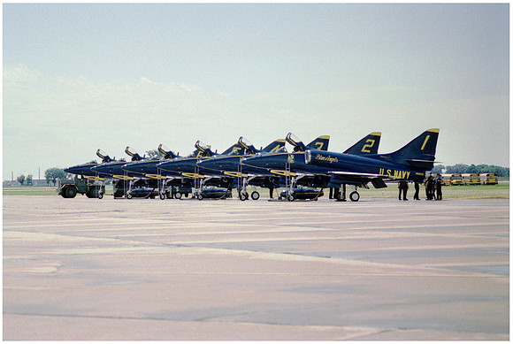 b20 A-4 Blue Angels port side line up