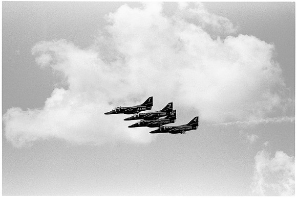 h07 Blue Angels A-6 diamond pass