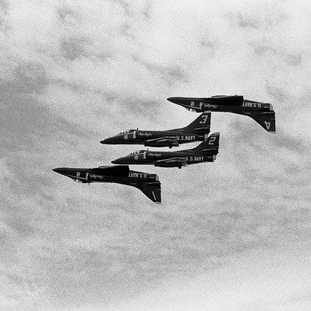 g20 Blue Angels A-6 diamond inverted pass