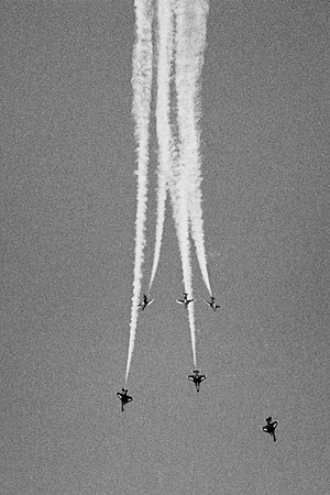 h38 Blue Angels A-6 6-plane burst