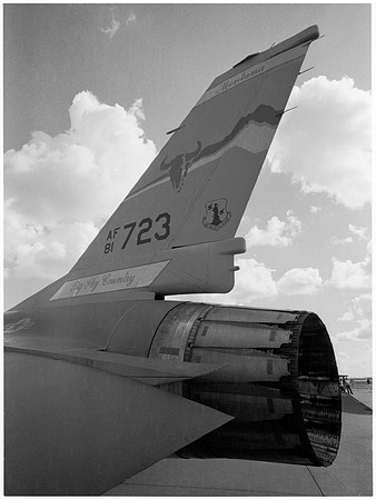 1092.28a F-16 Falcon tail port side Montana ANG AF81723