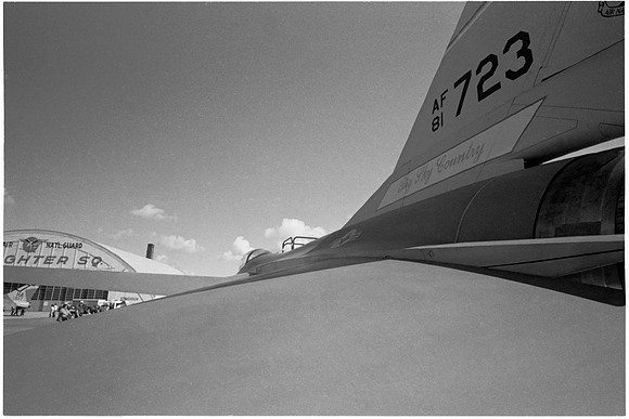 1092.41 F-16 Falcon behind port elevator