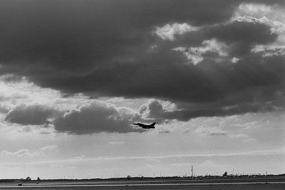 1091.31a F-16 take off over runaway