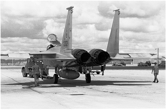 1092.36a F-15 Eagle engines twin tails, taxi out