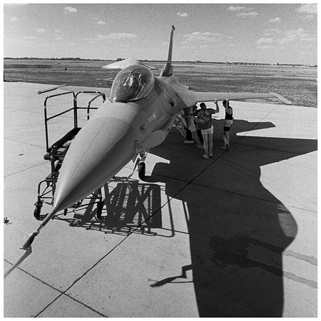 1086.36a1 F-16 nose port side in front