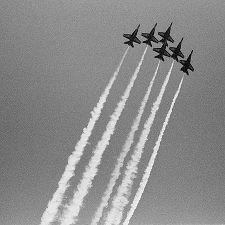 1088.15 Blue Angels FA-18 delta climb