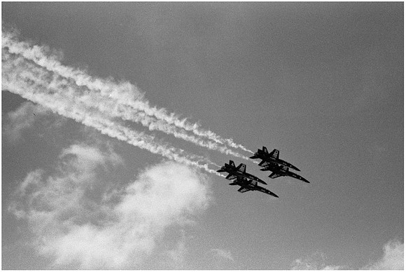 1088.18 Blue Angels FA-18 6-plane pass