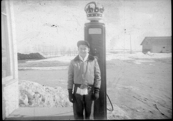 1949ca Gene gas pump
