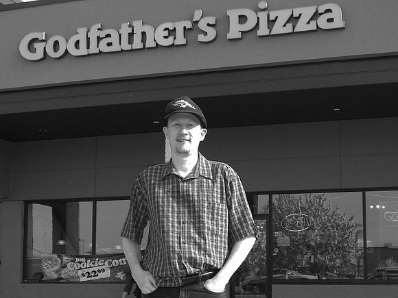 Craig At Godfathers In Hat