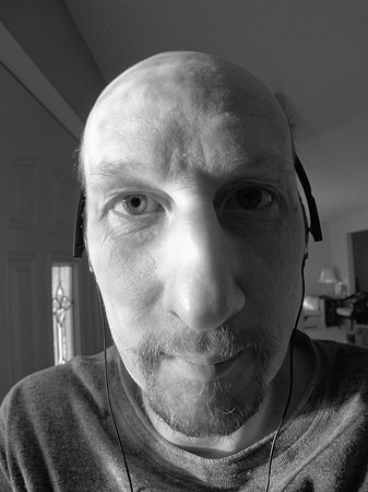 Craig Up Close And Ultrawide, Ultra Long