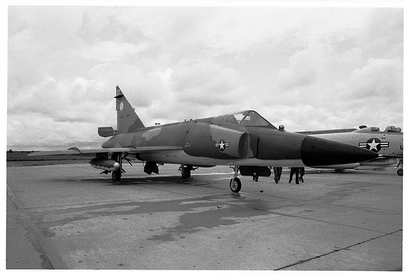 c17 F-102 Delta Dagger