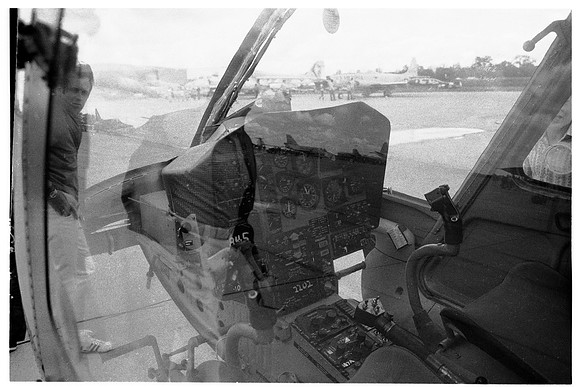 e03 OH-58 Kiowa cockpit