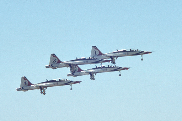 s02 Thunderbirds formation