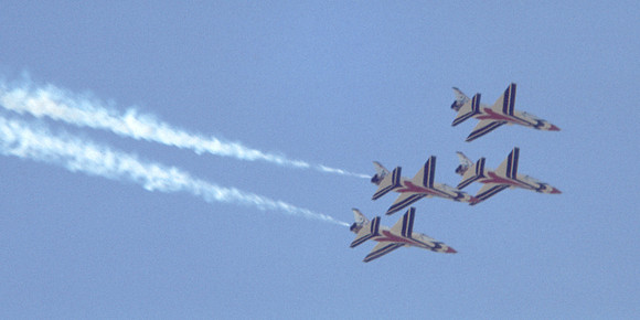 r26 Thunderbirds formation