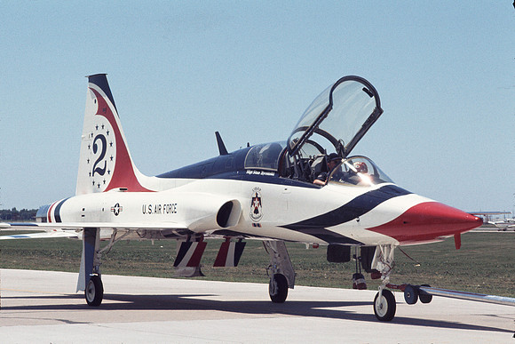 r07 T-38 Thunderbird 2