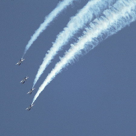 s07 Thunderbirds loop