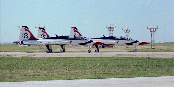 b13 Thunderbirds taxi