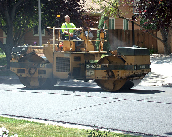 CB-534B Steamroller