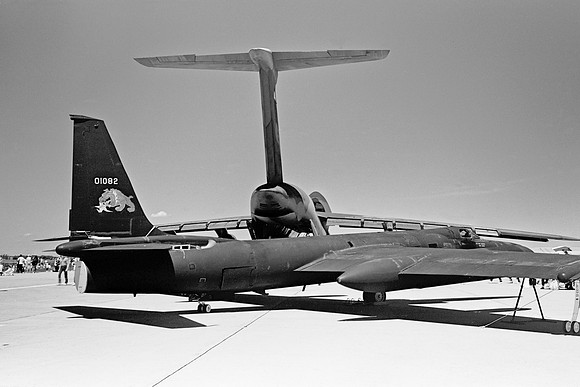 01 U-2 and C-5A Galaxy tails, starboard