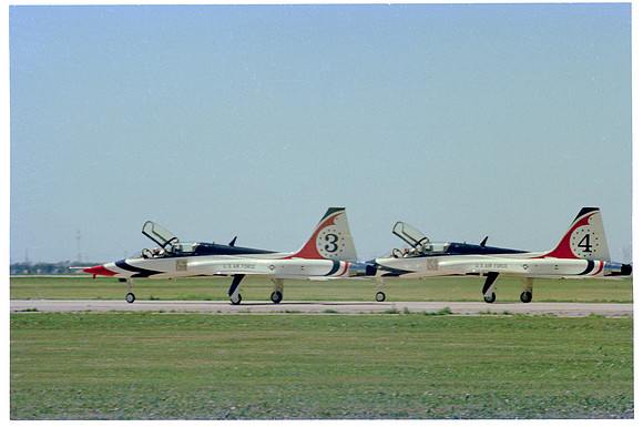 a14 Thunderbirds taxi