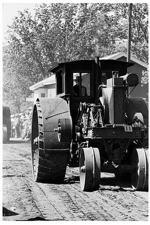 19 tractor 11 in parade
