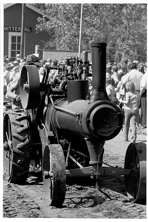 12 mini steam tractor in parade