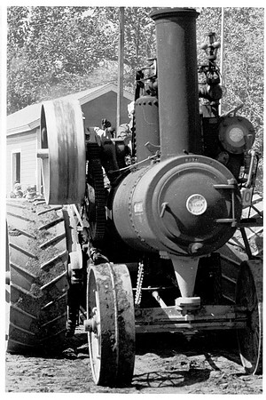 08 tractor 10 in parade