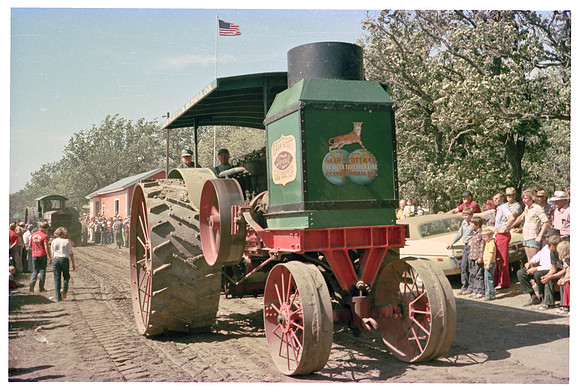 16 Gaar Scott tractor in parade