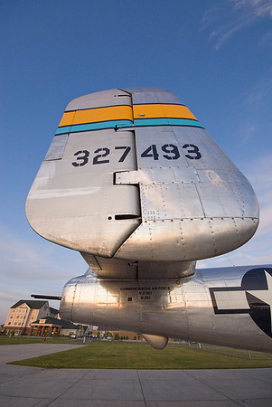 327493