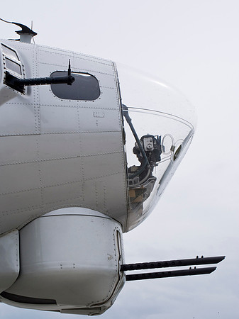 B17 Nose Guns