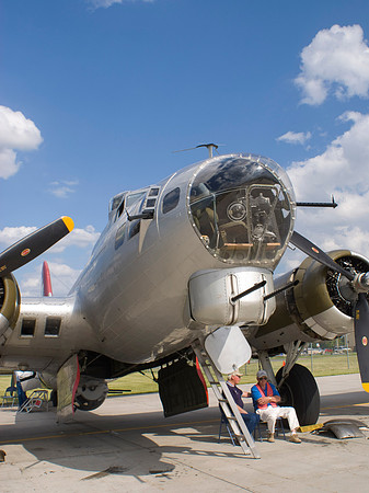 B-17G Open To The Public