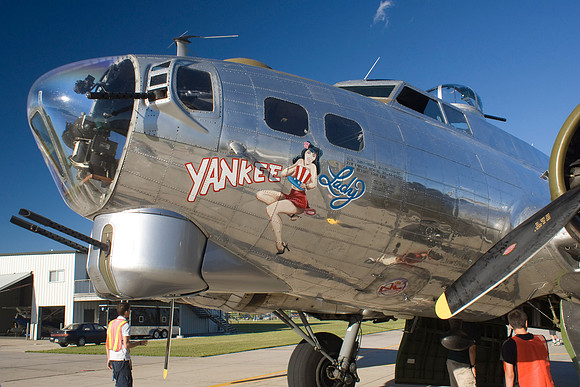 Yankee Lady Nose Art
