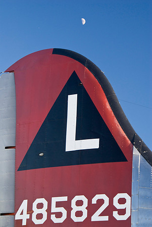 Moon L