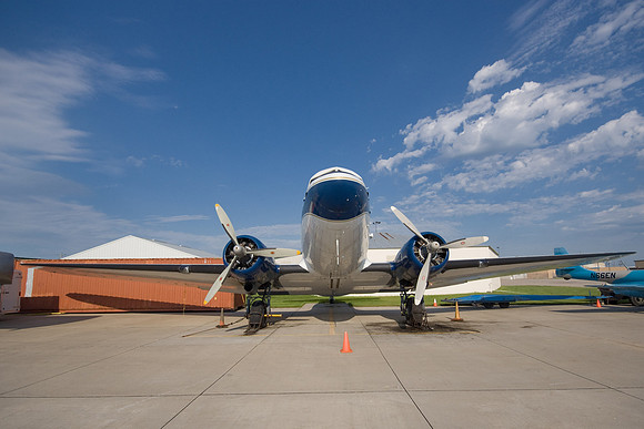 Douglas DC-3