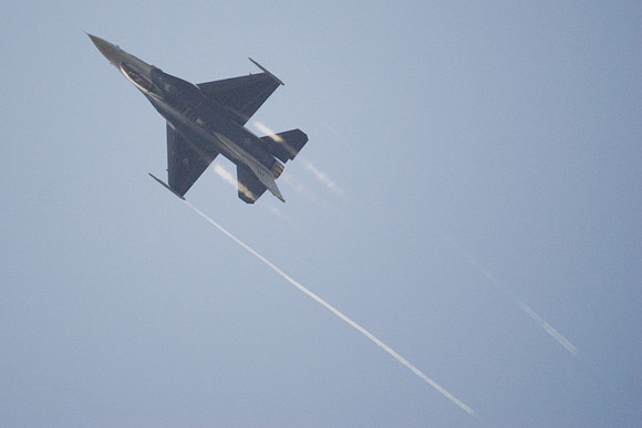Condensation Streams From F-16