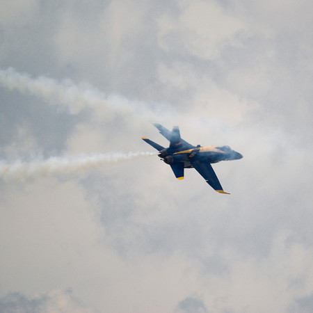 Opposing Knife-Edge Pass