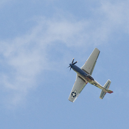 Mustang Knife Edge Pass