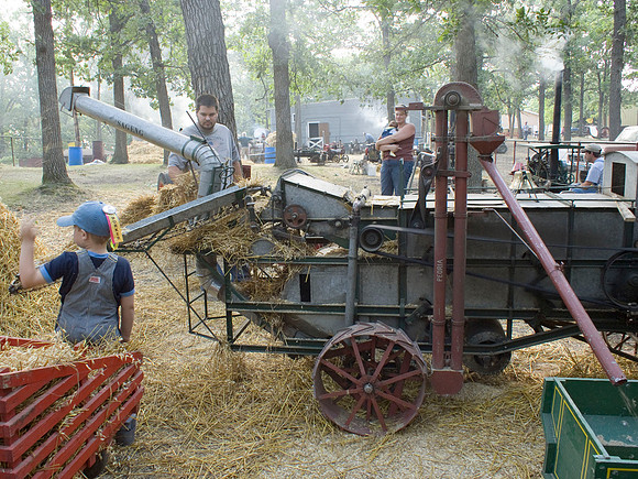 Mini Case Threshing Machine