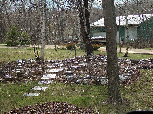 Front Yard: Sun & Rain