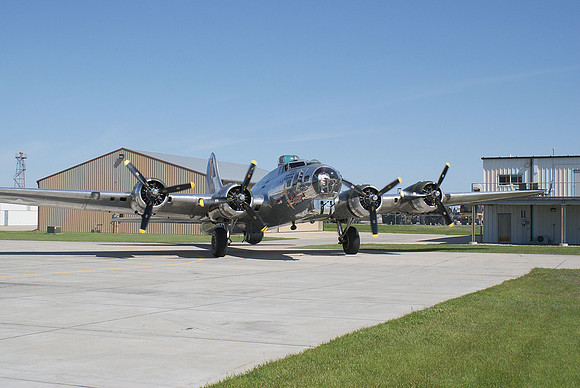 B-17G Taxi's In