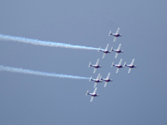 Snowbirds 'Big Wedge' Formation